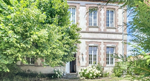 Image d'un maison 7 pièces 217 m² à 330000€ à montmirail (72320)