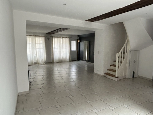 Image d'un maison 5 pièces 140 m² à 842€ à durtal (49430)