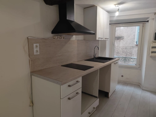 Image d'un appartement 1 pièce 25 m² à 530€ à ollioules (83190)