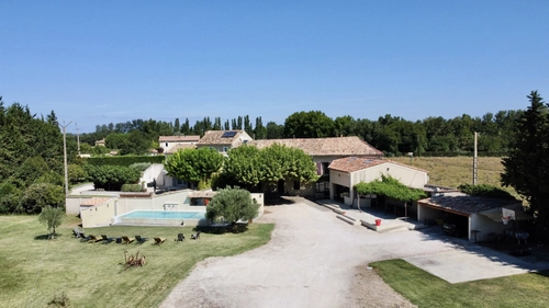 Image d'un maison 5 pièces 250 m² à 1379000€ à althen-des-paluds (84210)