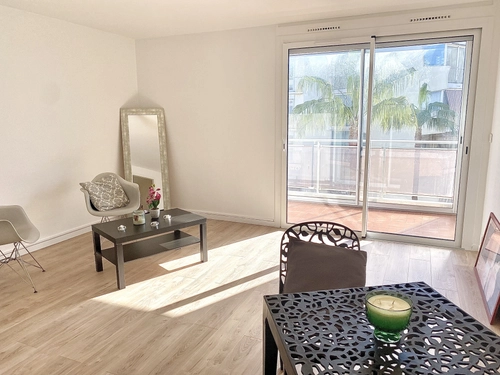 Image d'un appartement 1 pièce 30 m² à 175000€ à saint-laurent-du-var (06700)