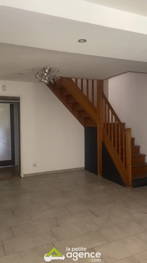 Image d'un maison 5 pièces 149 m² à 137000€ à la guerche-sur-l'aubois (18150)