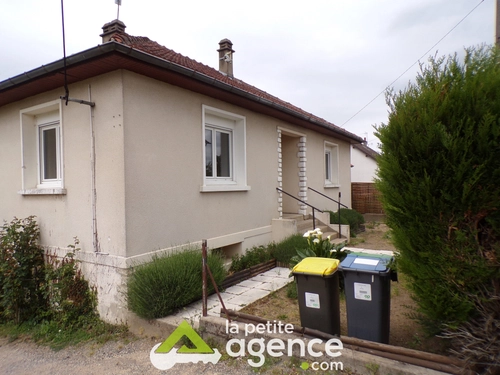 Image d'un maison 3 pièces 85 m² à 102900€ à la guerche-sur-l'aubois (18150)