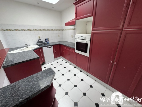 Image d'un appartement 4 pièces 110 m² à 870€ à cognac (16100)