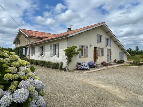Image d'un maison 6 pièces 209 m² à 389000€ à montfort-en-chalosse (40380)