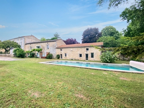 Image d'un maison 9 pièces 313 m² à 480000€ à douzat (16290)