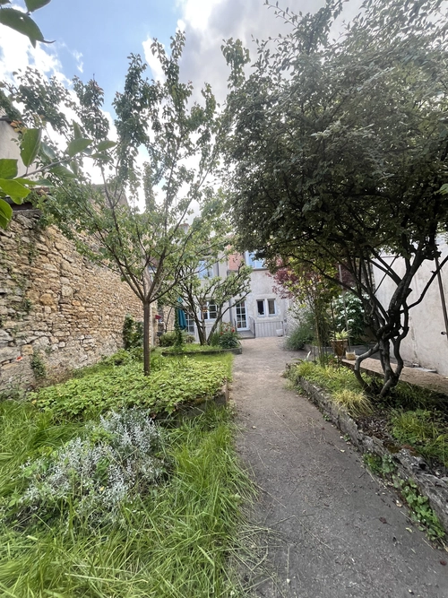Image d'un maison 7 pièces 201 m² à 1550€ à dole (39100)