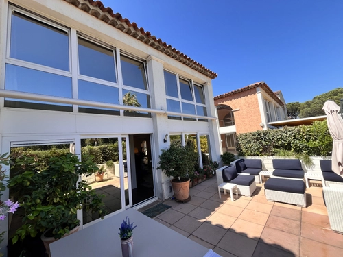 Image d'un appartement 5 pièces 100 m² à 725000€ à cogolin (83310)