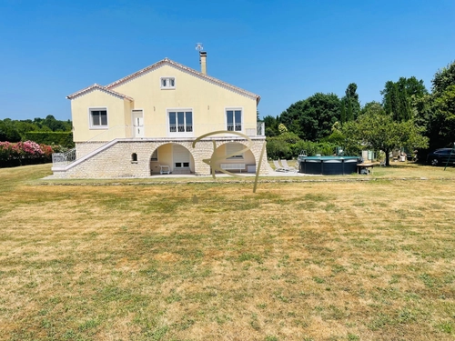 Image d'un maison 8 pièces 171 m² à 366000€ à barjac (09190)