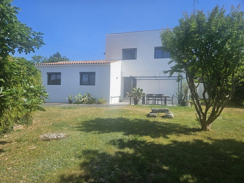 Image d'un maison 5 pièces 105 m² à 275100€ à vénérand (17100)