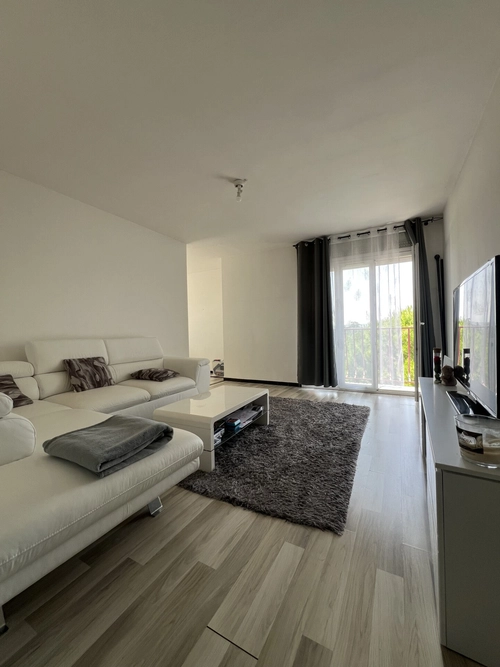 Image d'un appartement 5 pièces 90 m² à 92000€ à pont-saint-esprit (30130)