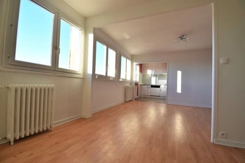 Image d'un appartement 4 pièces 69 m² à 620€ à aurillac (15000)