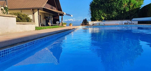 Image d'un maison 9 pièces 245 m² à 1380000€ à sauverny (01220)