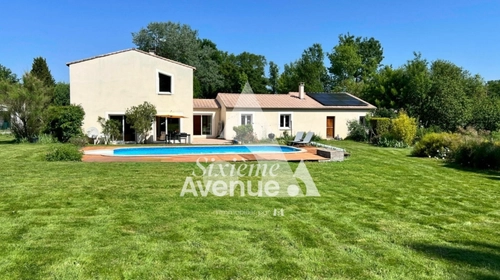 Image d'un maison 10 pièces 262 m² à 495000€ à saintes (17100)