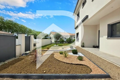 Image d'un maison 6 pièces 150 m² à 450000€ à gaillac (81600)