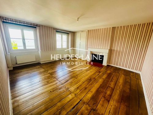 Image d'un appartement 4 pièces 105 m² à 680€ à avranches (50300)
