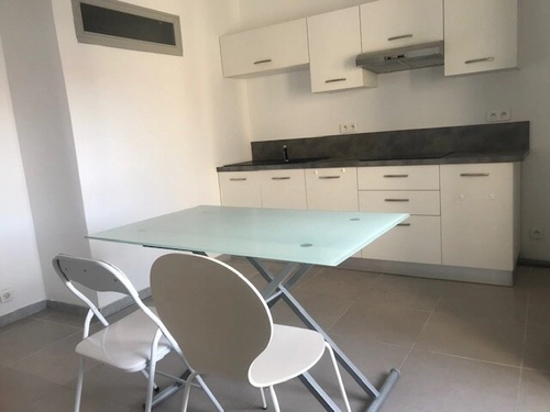 Image d'un appartement 2 pièces 35 m² à 415€ à orange (84100)