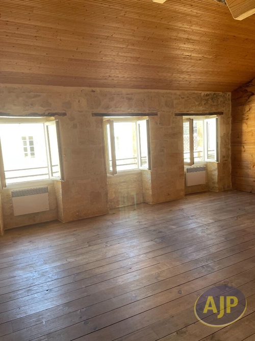 Image d'un appartement 2 pièces 48 m² à 610€ à pauillac (33250)