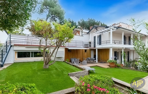 Image d'un maison 7 pièces 149 m² à 1780000€ à arcachon (33120)