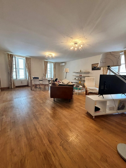 Image d'un appartement 4 pièces 146 m² à 1080€ à moulins (79700)