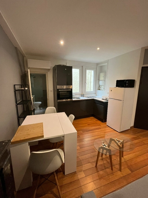 Image d'un appartement 2 pièces 33 m² à 700€ à dijon (21100)