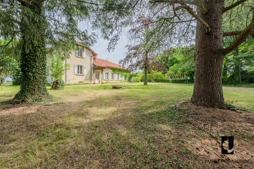 Image d'un maison 17 pièces 451 m² à 495000€ à perreux (42120)