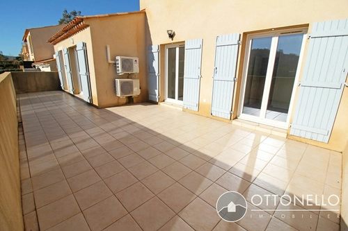 Image d'un maison 4 pièces 79 m² à 280000€ à roquebrune-sur-argens (83520)