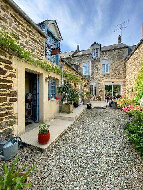 Image d'un maison 6 pièces 127 m² à 356320€ à plancoët (22130)