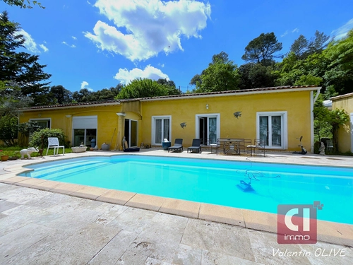 Image d'un maison 5 pièces 186 m² à 549000€ à méounes-lès-montrieux (83136)