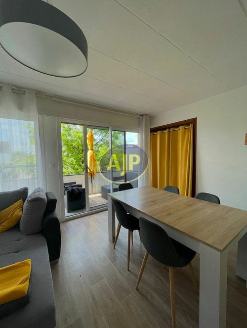 Image d'un appartement 4 pièces 77 m² à 800€ à pontivy (56300)