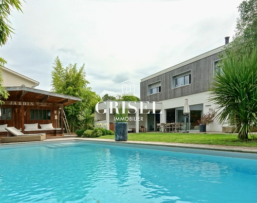 Image d'un maison 6 pièces 246 m² à 1330000€ à bruges (33520)
