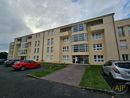 Image d'un appartement 3 pièces 87 m² à 191800€ à saintes (17100)