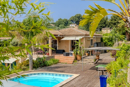 Image d'un maison 8 pièces 256 m² à 1370000€ à ollioules (83190)