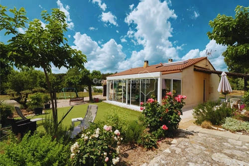 Image d'un maison 4 pièces 104 m² à 339000€ à la verdière (83560)