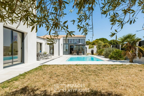 Image d'un maison 8 pièces 202 m² à 875000€ à croix-chapeau (17220)