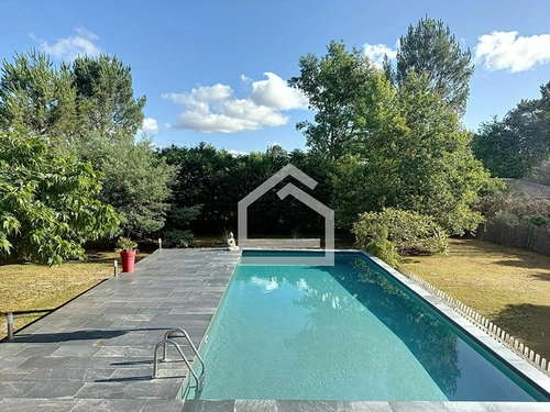 Image d'un maison 8 pièces 230 m² à 699000€ à saint-aubin-de-médoc (33160)