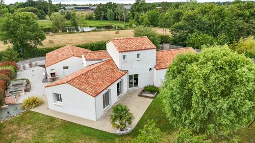 Image d'un maison 8 pièces 176 m² à 365750€ à grand'landes (85670)