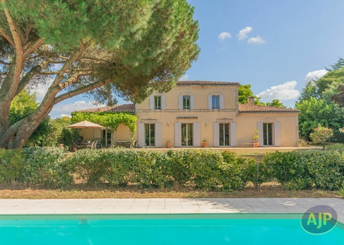 Image d'un maison 8 pièces 268 m² à 869000€ à carbon-blanc (33560)