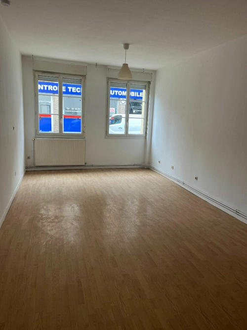 Image d'un appartement 3 pièces 73 m² à 564€ à elbeuf (76500)