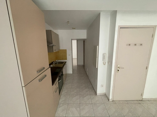 Image d'un appartement 3 pièces 47 m² à 620€ à saint-maximin-la-sainte-baume (83470)