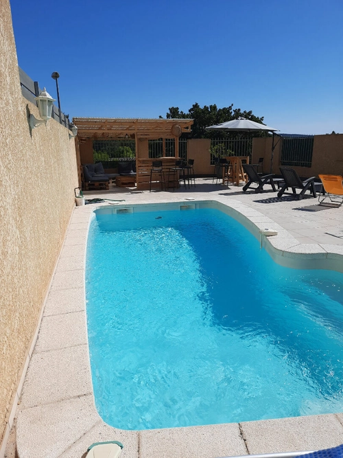 Image d'un maison 4 pièces 133 m² à 2500€ à bouc-bel-air (13320)