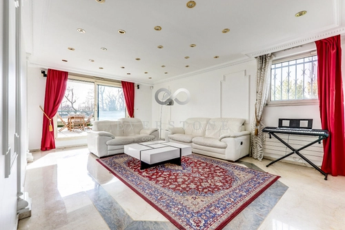 Image d'un appartement 6 pièces 150 m² à 1120000€ à saint-cloud (92210)