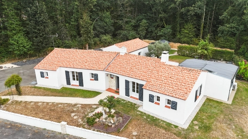 Image d'un maison 8 pièces 209 m² à 550000€ à la garnache (85710)