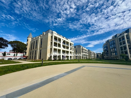 Image d'un appartement meublé 2 pièces 52 m² à 740€ à dinard (35800)