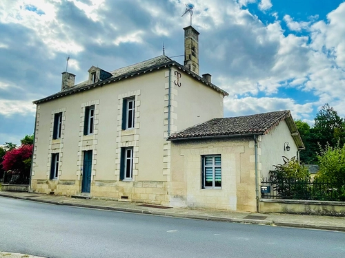 Image d'un maison 6 pièces 226 m² à 199500€ à sommières-du-clain (86160)