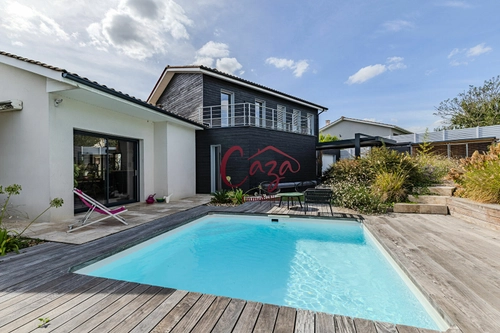 Image d'un maison 6 pièces 188 m² à 600000€ à carbon-blanc (33560)