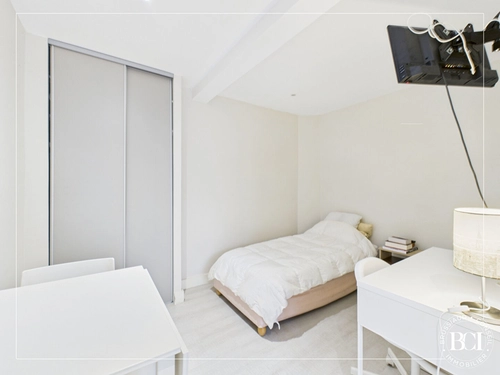 Image d'un appartement 1 pièce 17 m² à 75000€ à la tronche (38700)