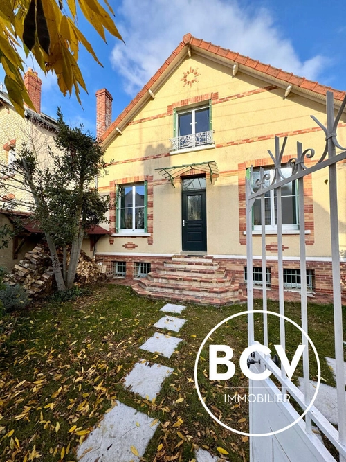 Image d'un maison meublée 6 pièces 140 m² à 1520€ à chartres (28000)