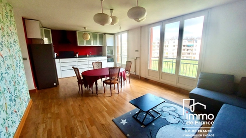 Image d'un appartement 5 pièces 81 m² à 425000€ à versailles (78000)