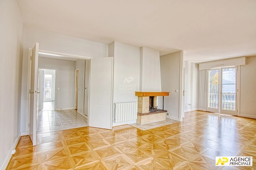 Image d'un appartement 4 pièces 90 m² à 675000€ à versailles (78000)